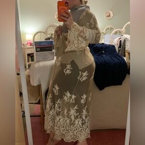 Lace Bell Sleeve Maxi Dress